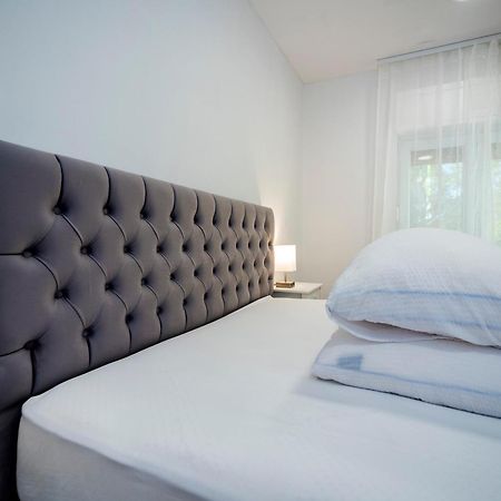 M&M Pelivan Apartments Солин Екстер'єр фото