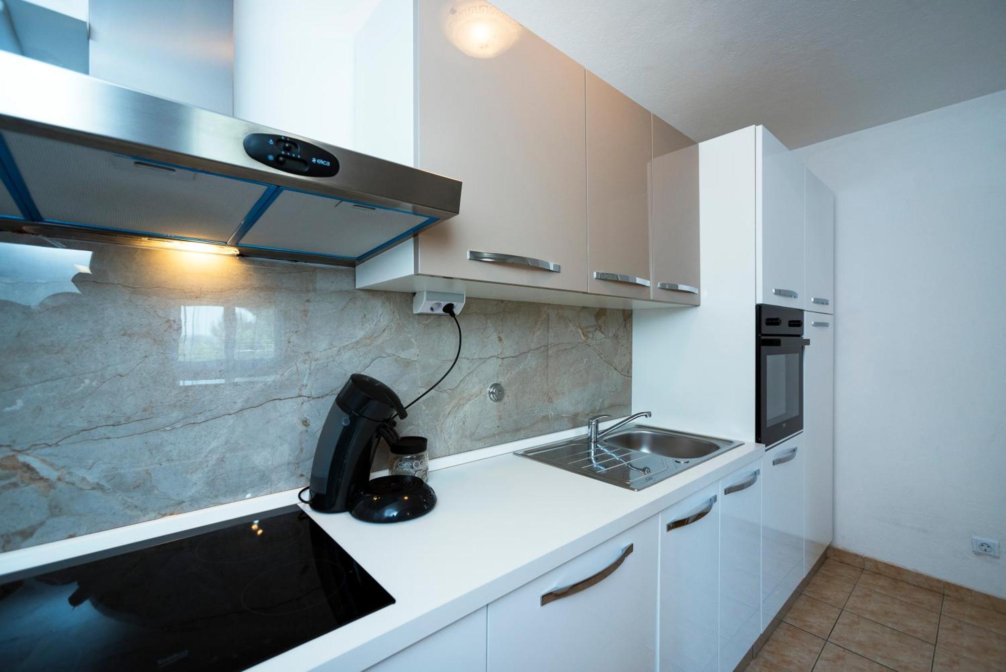 M&M Pelivan Apartments Солин Екстер'єр фото