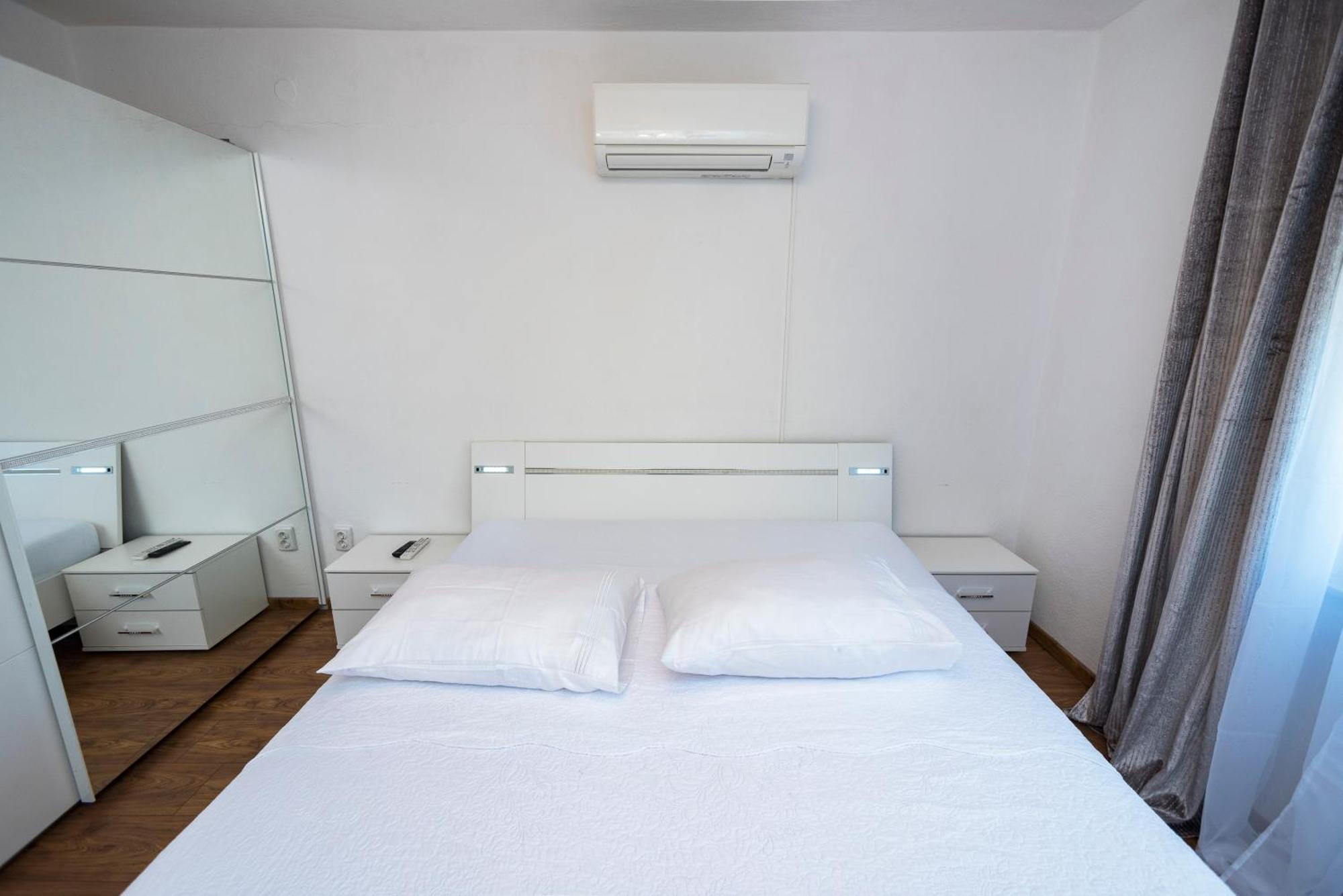 M&M Pelivan Apartments Солин Екстер'єр фото