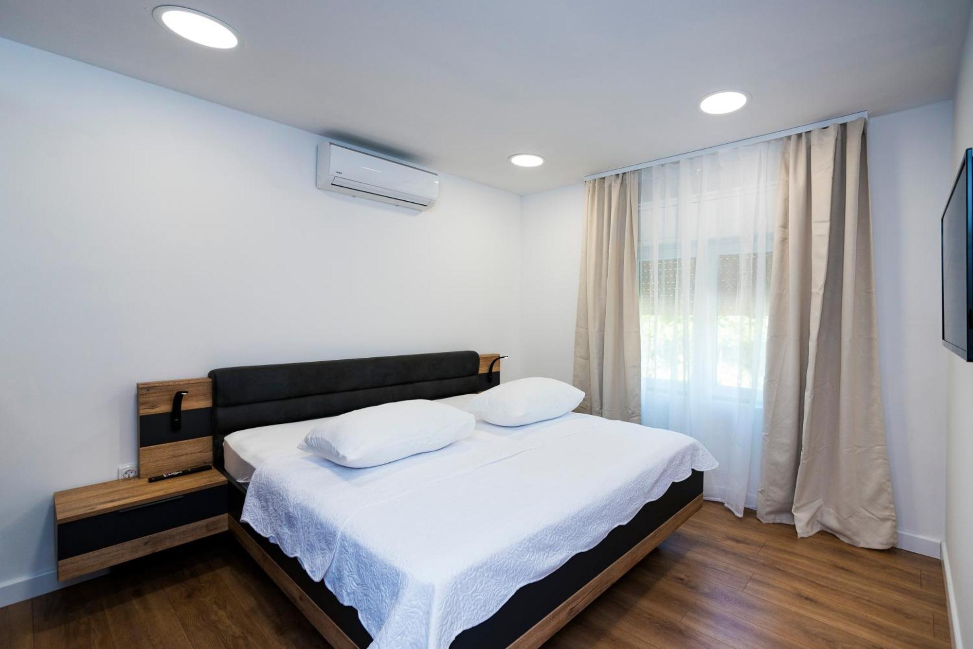 M&M Pelivan Apartments Солин Екстер'єр фото