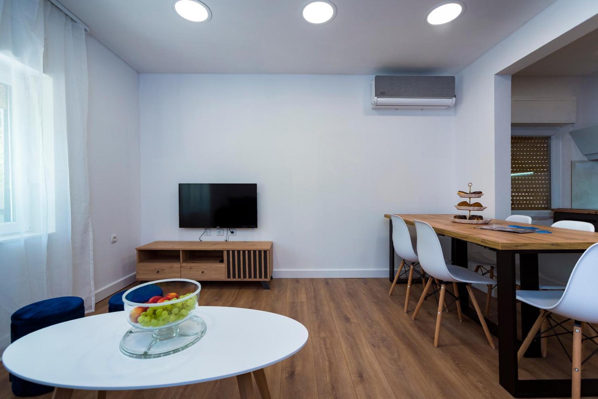 M&M Pelivan Apartments Солин Екстер'єр фото
