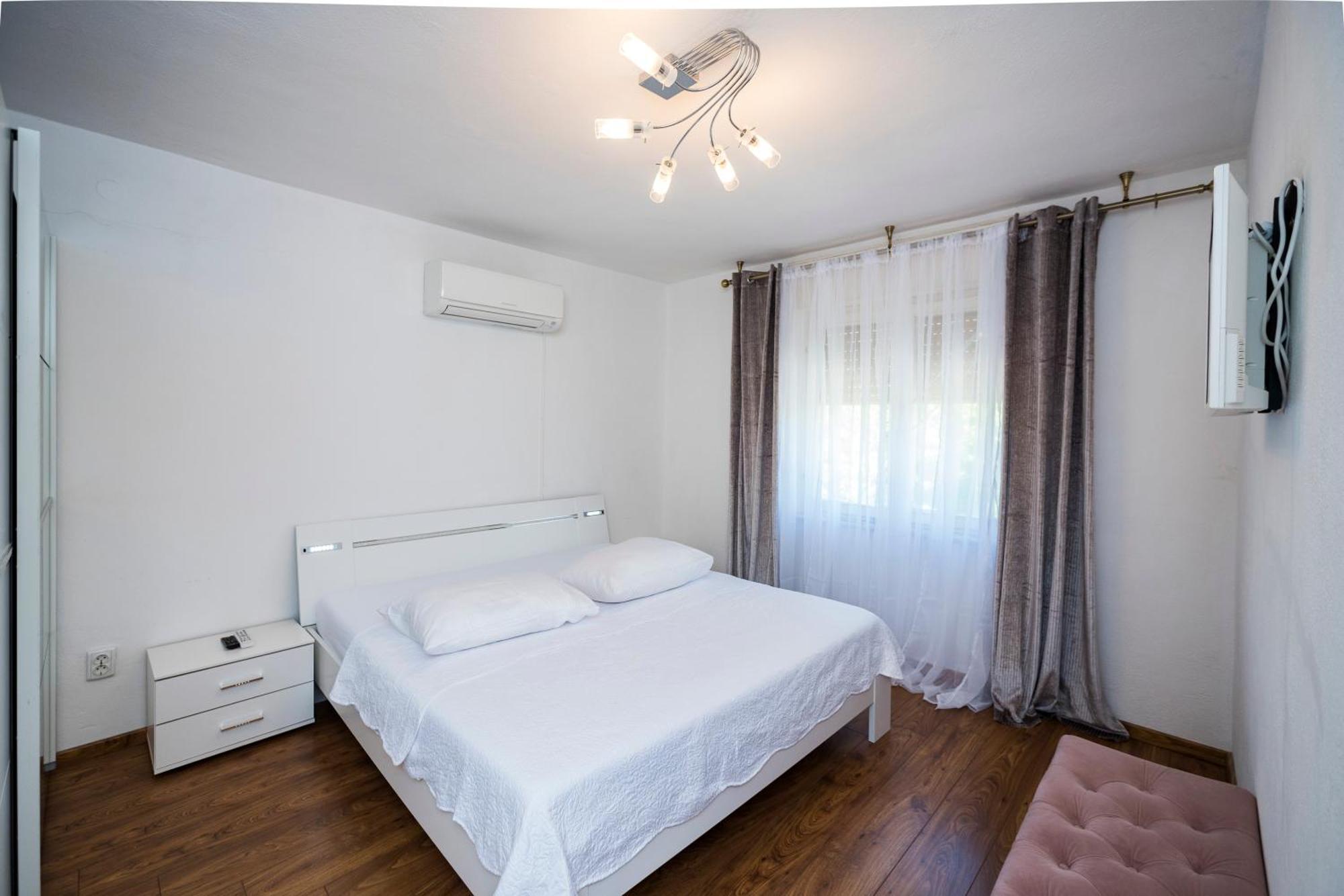 M&M Pelivan Apartments Солин Екстер'єр фото